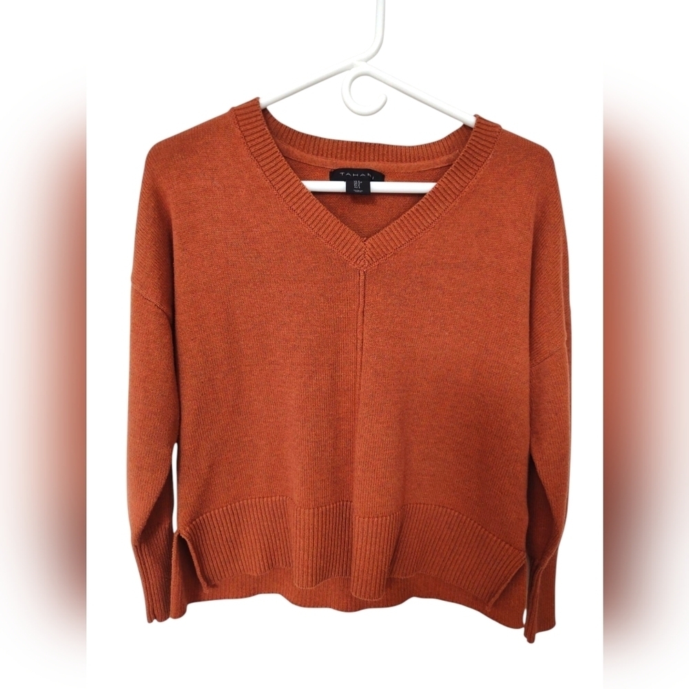 NWOT Tahari Rust V-Neck Sweater, S